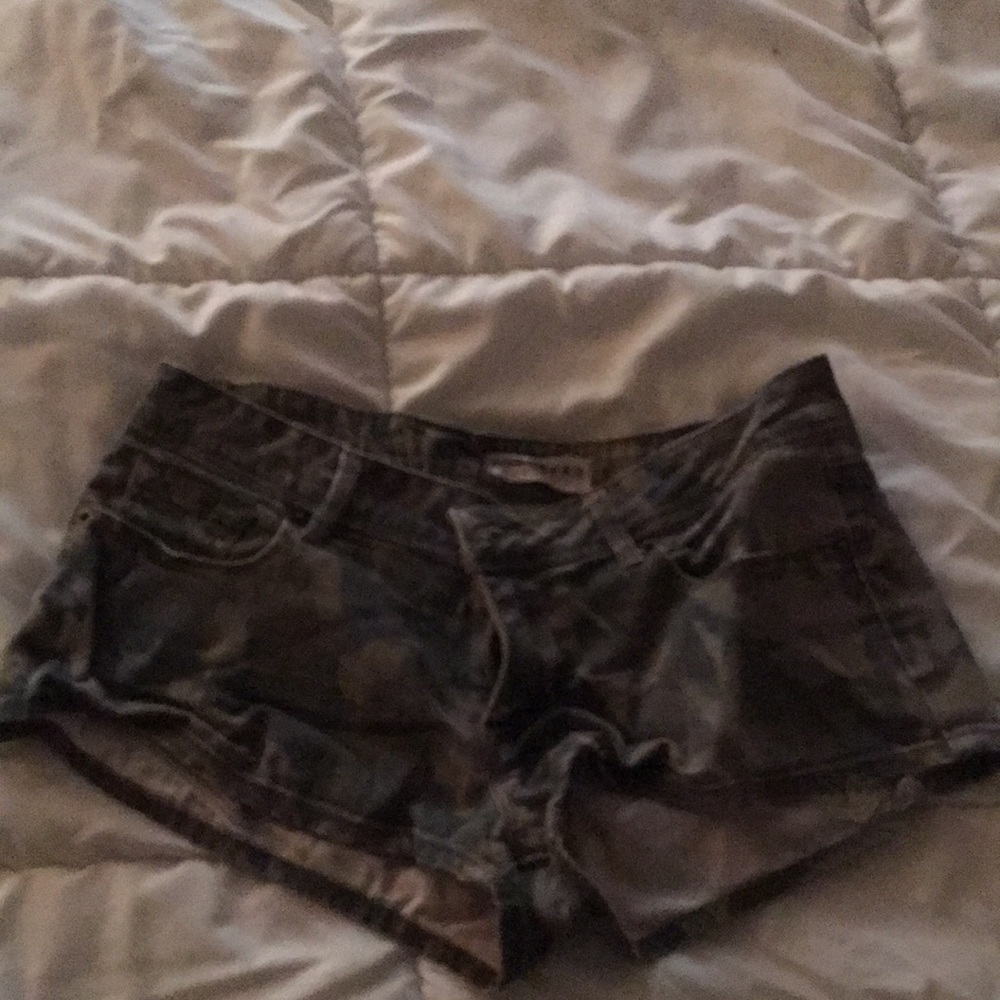 Shorts - Picture 2 of 2